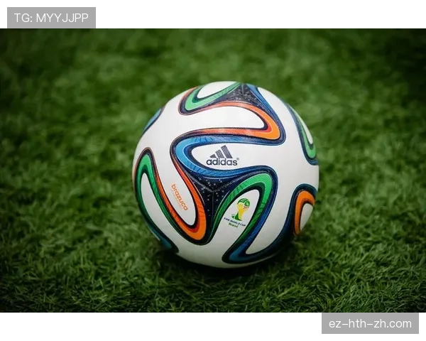 比赛用球必须符合哪些国际足联标准才能用于正式比赛？